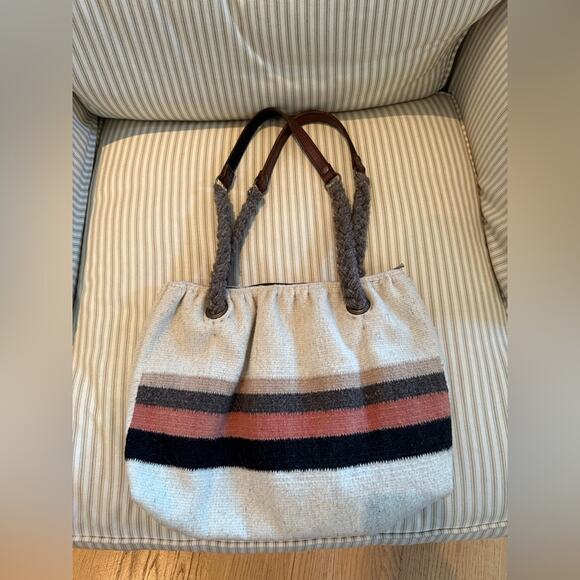 Hand Woven Oaxacan Purse - Picture 4 of 6